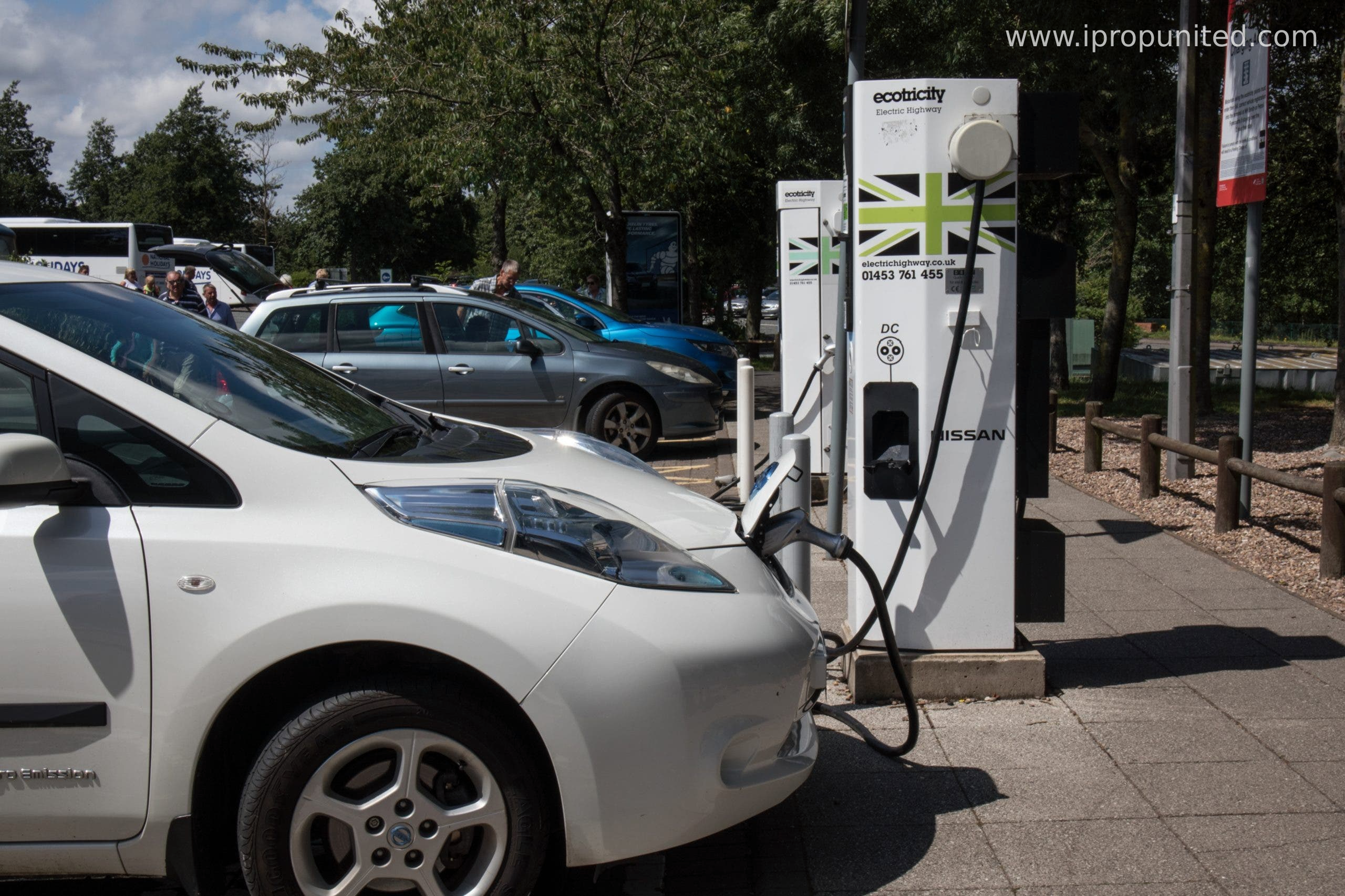 New buildings to come with compulsory electric car charging points in the UK