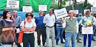 Malibu Towne’s residents protest against ban on registry seeking CM’s help Malibu Towne’s residents protest against ban on registry seeking CM’s help